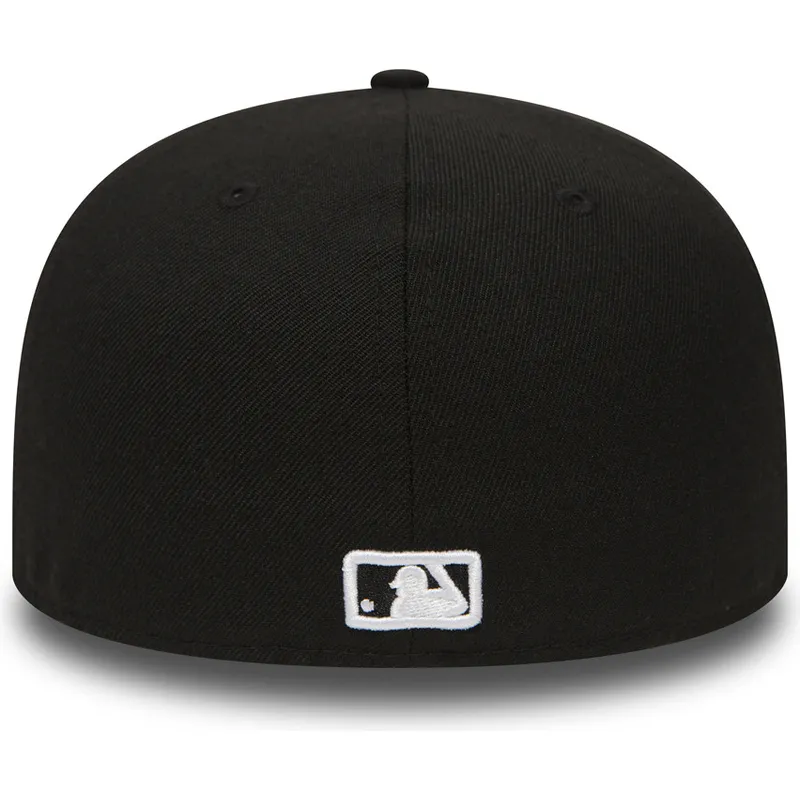 schwarze-enganliegende-59fifty-essential-flatcap-der-new-york-yankees-mlb-von-new-era