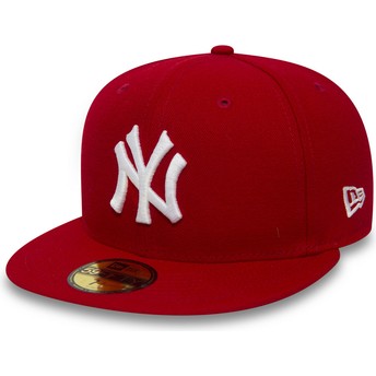 New Era Flat Brim 59FIFTY Essential New York Yankees MLB Red Fitted Cap