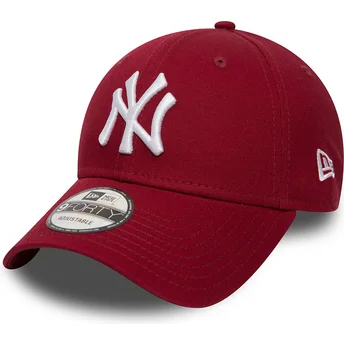 Κόκκινο κυρτό καπέλο cardinal ρυθμιζόμενο 9FORTY Essential των New York Yankees MLB από τη New Era
