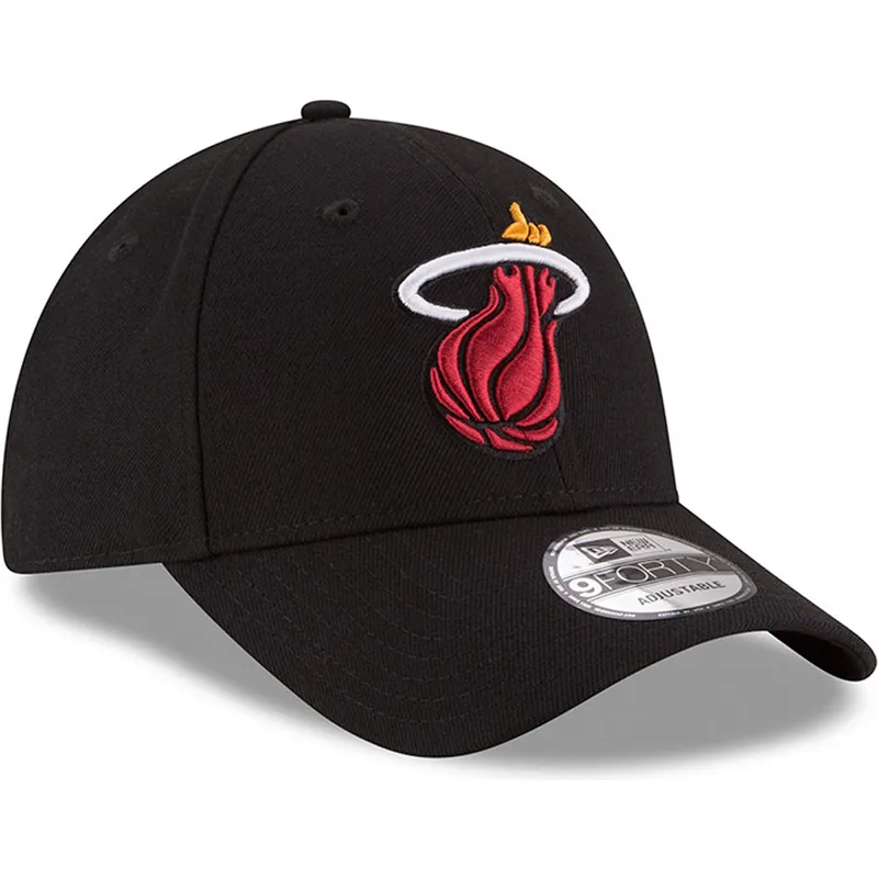 svart-justerbar-kurvad-keps-9forty-the-league-fran-miami-heat-nba-av-new-era