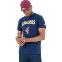koszulka-z-krotkim-rekawem-cleveland-cavaliers-nba-w-kolorze-niebieskim-od-new-era