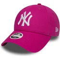 rozowa-regulowana-czapka-z-zakrzywionym-daszkiem-9forty-essential-new-york-yankees-mlb-od-new-era
