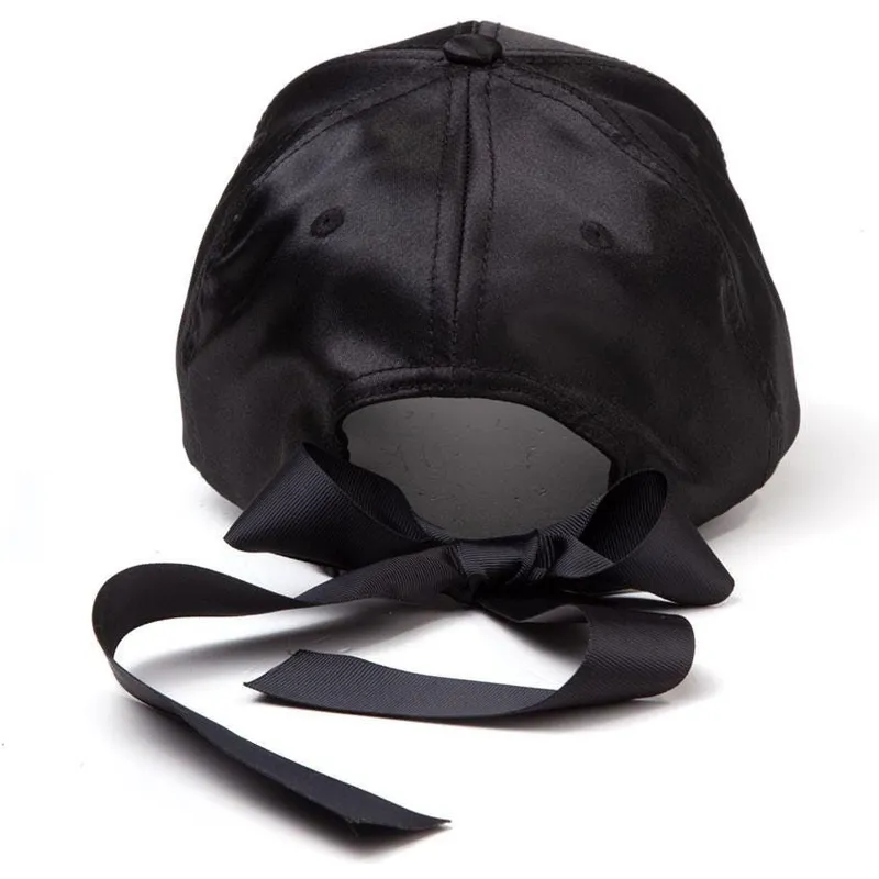 svart-justerbar-bojd-keps-alicia-alice-i-underlandet-disney-fran-difuzed