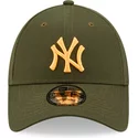new-era-curved-brim-orange-logo-9forty-league-essential-new-york-yankees-mlb-green-adjustable-cap