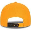 czapka-z-daszkiem-pomaranczowa-snapback-dla-dzieci-9forty-daniel-ricciardo-z-mclaren-racing-formula-1-od-new-era