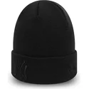 gorro-negro-con-logo-negro-essential-cuff-de-new-york-yankees-mlb-de-new-era