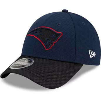 New Era Curved Brim 9FORTY Stretch Snap Sideline Road New England Patriots NFL Navy Blue and Black Snapback Cap