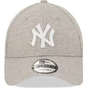 gorra-curva-gris-ajustable-9forty-jersey-de-new-york-yankees-mlb-de-new-era