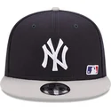 gorra-plana-azul-marino-y-gris-snapback-9fifty-team-arch-de-new-york-yankees-mlb-de-new-era