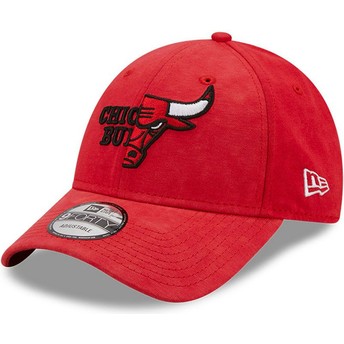 New Era Curved Brim 9FORTY Washed Pack Split Logo Chicago Bulls NBA Red Adjustable Cap