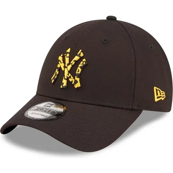Czarna zakrzywiona czapka z regulacją i żółtym logo 9FORTY Seasonal Infill New York Yankees MLB od New Era