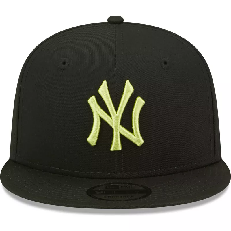 Gorra plana negra snapback 9FIFTY Black on Black de New York Yankees MLB de  New Era