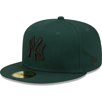 dunkelgrune-eng-anliegende-59fifty-league-essential-cap-der-new-york-yankees-mlb-von-new-era
