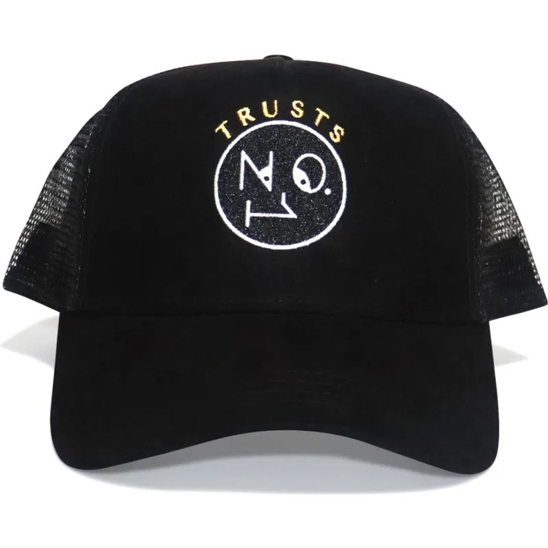 czapka-trucker-czarna-trusts-no1-suede-black-gold-logo-od-the-no1-face