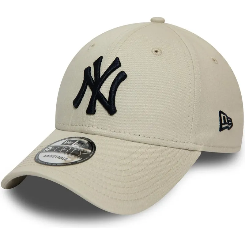 beige-verstellbare-curved-cap-mit-schwarzem-logo-9forty-league-essential-der-new-york-yankees-mlb-von-new-era