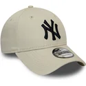 beige-verstellbare-curved-cap-mit-schwarzem-logo-9forty-league-essential-der-new-york-yankees-mlb-von-new-era
