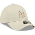 gorra-curva-beige-ajustada-con-logo-beige-39thirty-league-essential-de-new-york-yankees-mlb-de-new-era