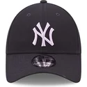 casquette-courbee-bleue-marine-ajustable-9forty-repreve-new-york-yankees-mlb-new-era