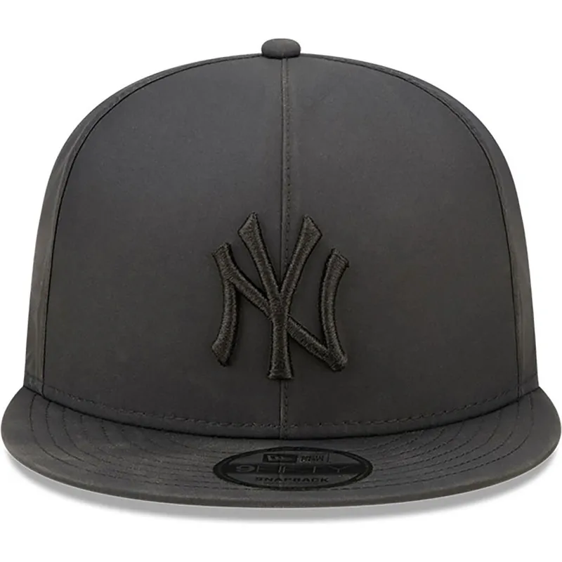 gorra-plana-negra-snapback-con-logo-negro-9fifty-gore-tex-de-new-york-yankees-mlb-de-new-era