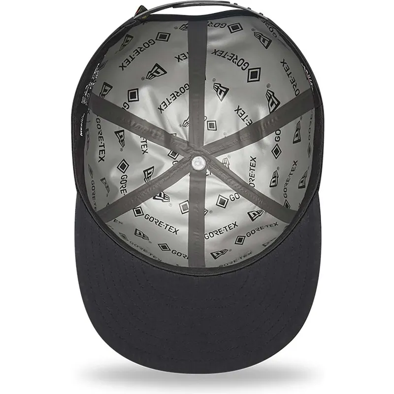 gorra-plana-negra-snapback-con-logo-negro-9fifty-gore-tex-de-new-york-yankees-mlb-de-new-era