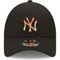 gorra-curva-negra-ajustable-con-logo-naranja-9forty-gradient-infill-de-new-york-yankees-mlb-de-new-era