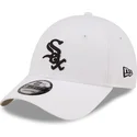 gorra-curva-blanca-ajustable-con-logo-negro-9forty-league-essential-de-chicago-white-sox-mlb-de-new-era