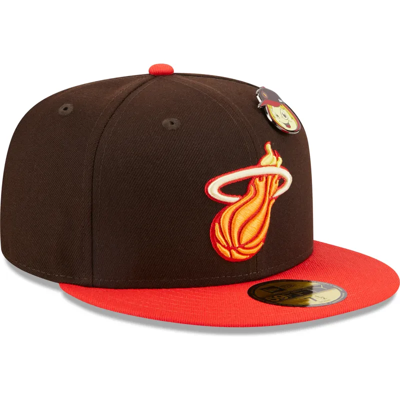 brun-och-rod-platt-keps-justerad-59fifty-the-elements-fire-pin-fran-miami-heat-nba-av-new-era