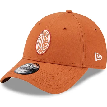 Gorra curva naranja ajustable 9FORTY Seasonal de AC Milan Serie A de New Era