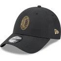 czarna-zakrzywiona-regulowana-czapka-z-daszkiem-z-zlotym-logo-9forty-ac-milan-serie-a-od-new-era