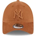 casquette-courbee-marron-ajustable-avec-logo-marron-9forty-cord-new-york-yankees-mlb-new-era