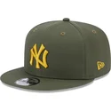 new-era-flat-brim-yellow-logo-9fifty-side-patch-new-york-yankees-mlb-green-snapback-cap