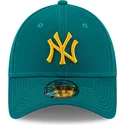 casquette-courbee-verte-ajustable-avec-logo-jaune-9forty-league-essential-new-york-yankees-mlb-new-era