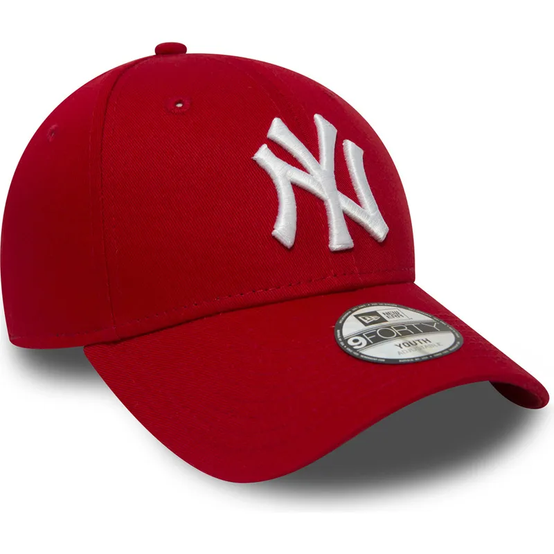 czerwona-regulowana-czapka-z-daszkiem-dla-chlopca-9forty-essential-new-york-yankees-mlb-new-era