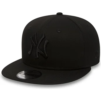 Schwarze flache Snapback-Kappe 9FIFTY Black on Black der New York Yankees MLB von New Era