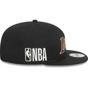 gorra-plana-negra-snapback-9fifty-post-up-pin-de-los-angeles-lakers-nba-de-new-era