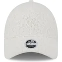 gorra-curva-beige-ajustable-para-mujer-9forty-hypertexture-de-new-york-yankees-mlb-de-new-era