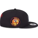 gorra-plana-azul-marino-snapback-con-logo-azul-marino-9fifty-side-patch-script-de-new-york-yankees-mlb-de-new-era