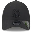 schwarze-verstellbare-kappe-mit-gebogenem-schirm-und-schwarzem-logo-9forty-repreve-outline-der-new-york-yankees-mlb-von-new-era