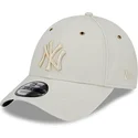 gorra-curva-beige-ajustable-con-logo-beige-9forty-washed-canvas-de-new-york-yankees-mlb-de-new-era