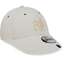 gorra-curva-beige-ajustable-con-logo-beige-9forty-washed-canvas-de-new-york-yankees-mlb-de-new-era