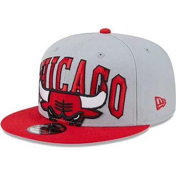 Γκρι και κόκκινο επίπεδο καπέλο snapback 9FIFTY Tip Off 2023 των Chicago Bulls NBA από τη New Era