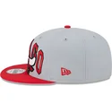 gorra-plana-gris-y-roja-snapback-9fifty-tip-off-2023-de-chicago-bulls-nba-de-new-era