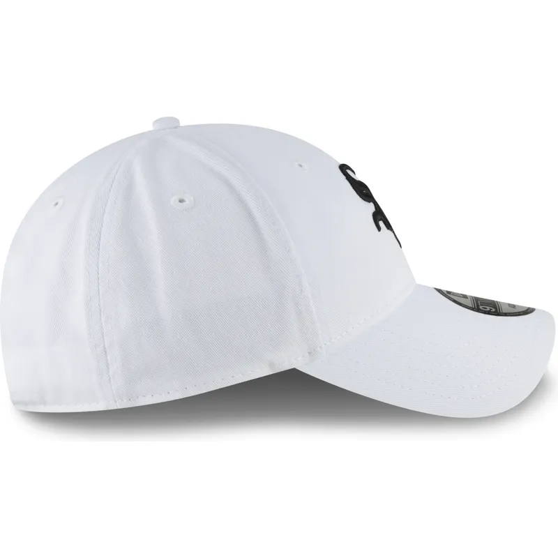 verstellbare-weisse-curved-cap-mit-schwarzem-logo-9twenty-core-classic-der-chicago-white-sox-mlb-von-new-era