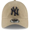 jasnobrazowa-zakrzywiona-czapka-z-regulacja-z-granatowym-logo-9twenty-core-classic-new-york-yankees-mlb-new-era