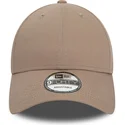 gorra-curva-marron-claro-ajustable-9forty-essential-de-new-era