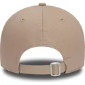 gorra-curva-marron-claro-ajustable-9forty-essential-de-new-era