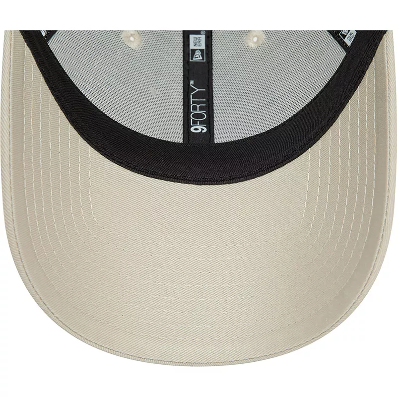new-era-curved-brim-9forty-essential-beige-adjustable-cap
