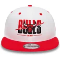 gorra-plana-blanca-y-roja-snapback-9fifty-white-crown-de-chicago-bulls-nba-de-new-era