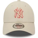 bezowa-zakrzywiona-czapka-regulowana-9forty-team-outline-new-york-yankees-mlb-od-new-era