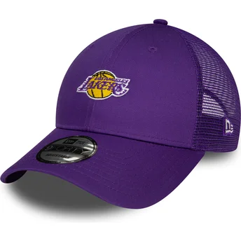 Ρυθμιζόμενο καπέλο με κυρτό γείσο 9FORTY Home Field των Los Angeles Lakers NBA της New Era σε βιολετί χρώμα.